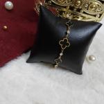 Vintage Clover Crush Bracelet