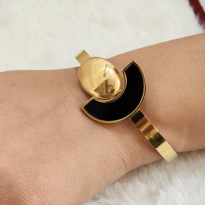 Crescent Black Inlay With Gold Teardrop Shaped Element Bracelet