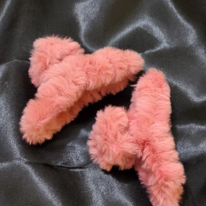 Candy Rose Fuzz Clutcher