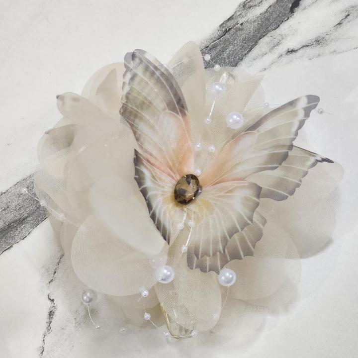 Ivory Bloom Butterfly Clutcher