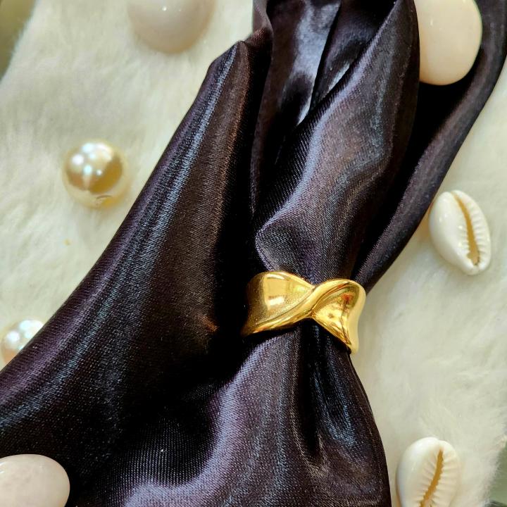 Sculpted Bow/Infinity Statement Ring