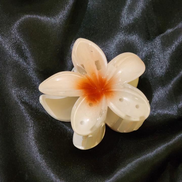 Peach Ember Blossom Clutcher