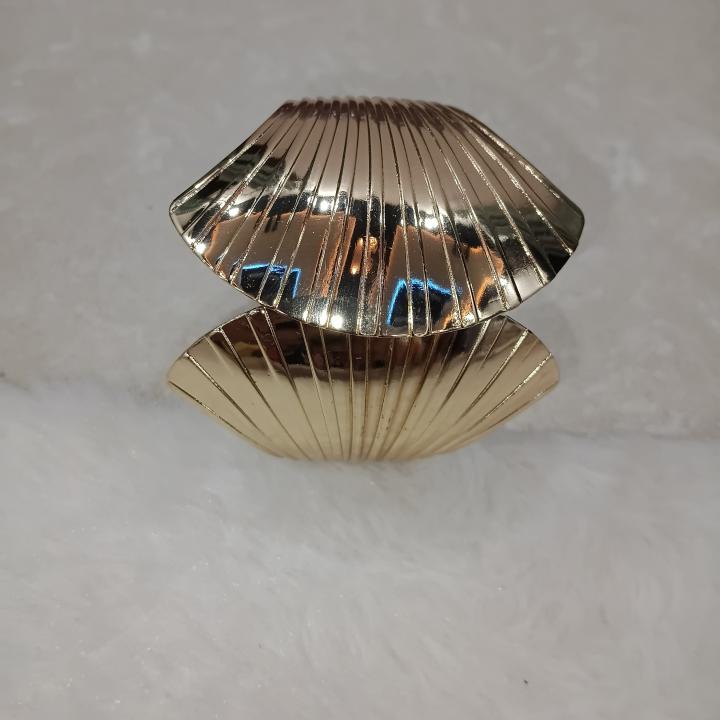 Vaanya Gold Fan-Fold Statement Cuff