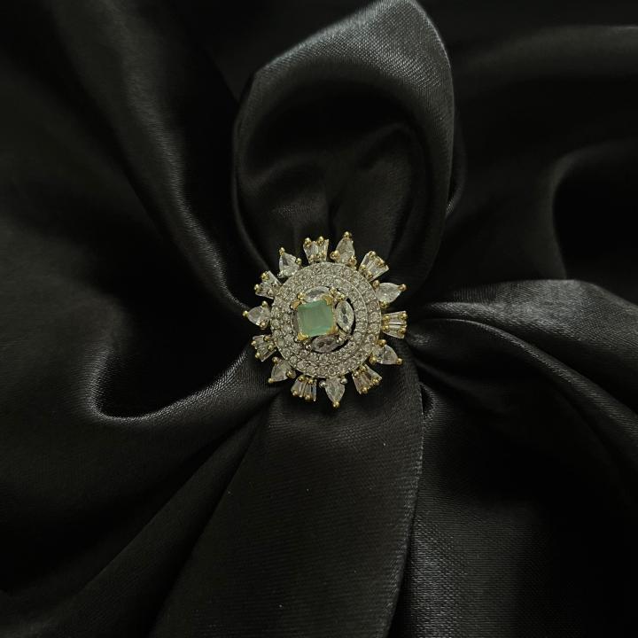 Emerald Glow Royal Cocktail Ring