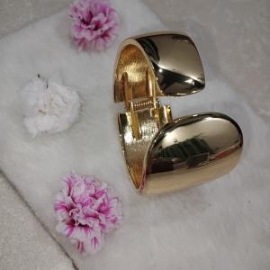 Opulent Radiance Anti-Tarnish Gold Cuff Bracelet