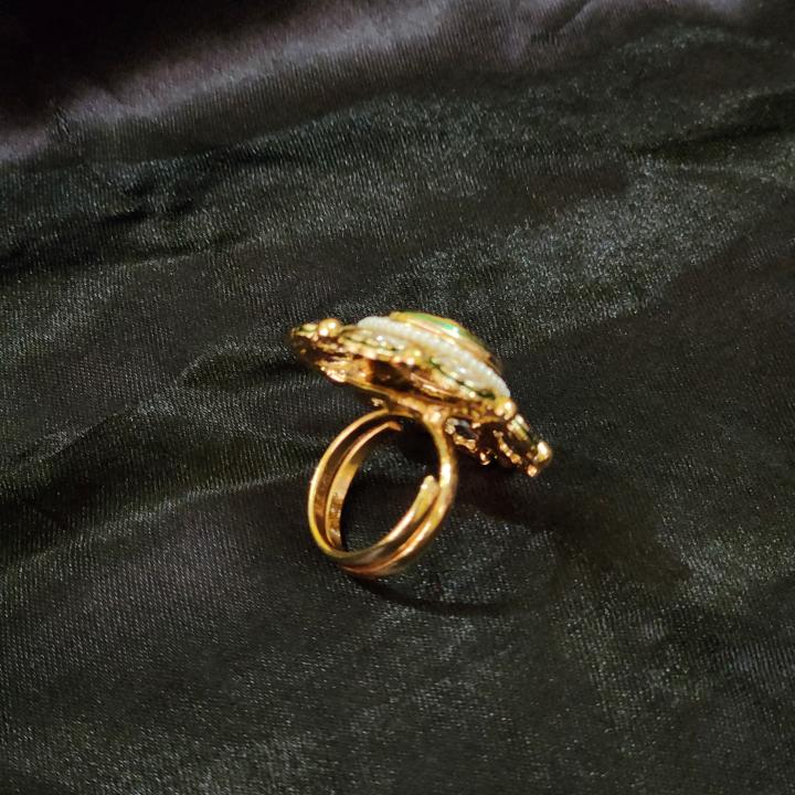 Viraasat Kundan Royale Ring