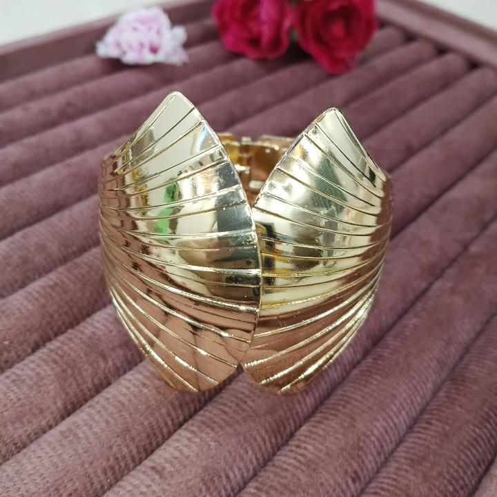 Vaanya Gold Fan-Fold Statement Cuff