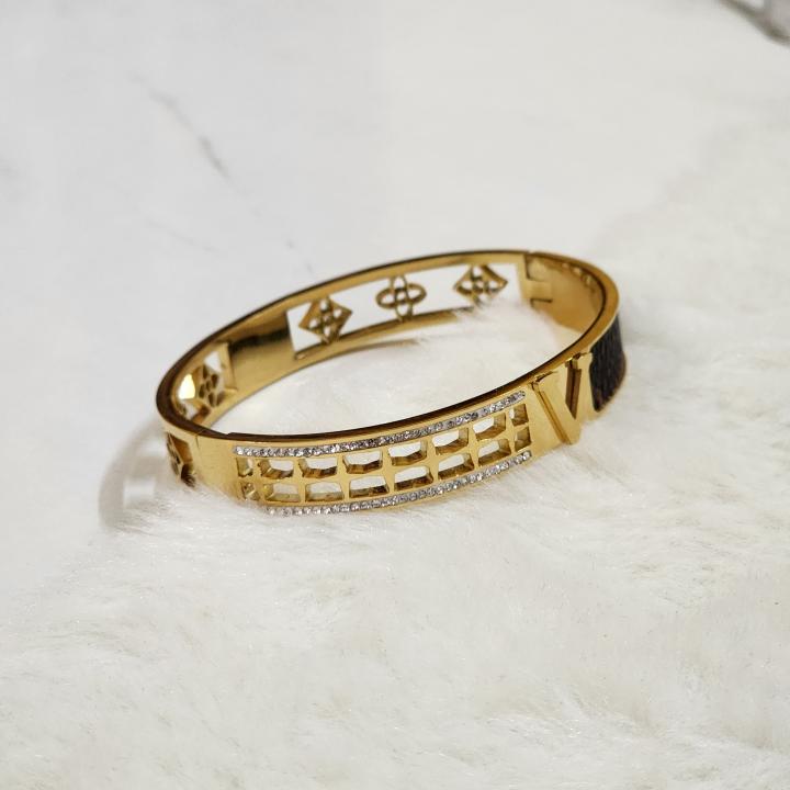 Unisex Designer Louis Vuitton Essential V Bangle Bracelet