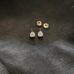 Unisex Timeless Solitaire Studs