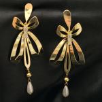 Korean Bow Designed Centred with Clear Rectangular Stone & Dangling Fox Pearl