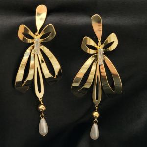 Korean Bow Designed Centred with Clear Rectangular Stone & Dangling Fox Pearl