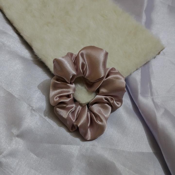 Luxe Aabhushan – Blush Rose Satin Scrunchie