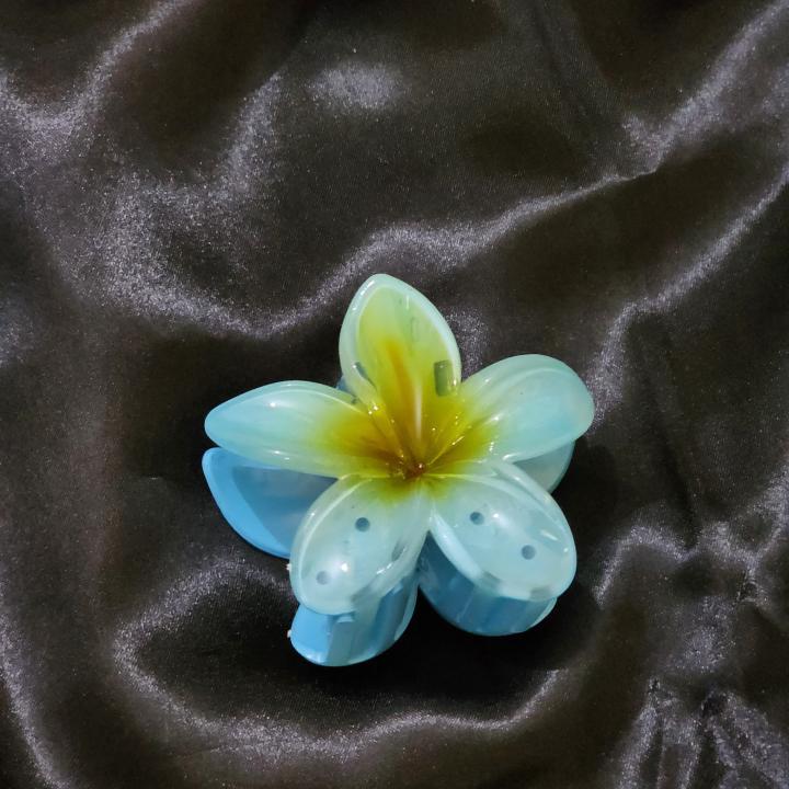 Blue Lagoon Lily Clutcher
