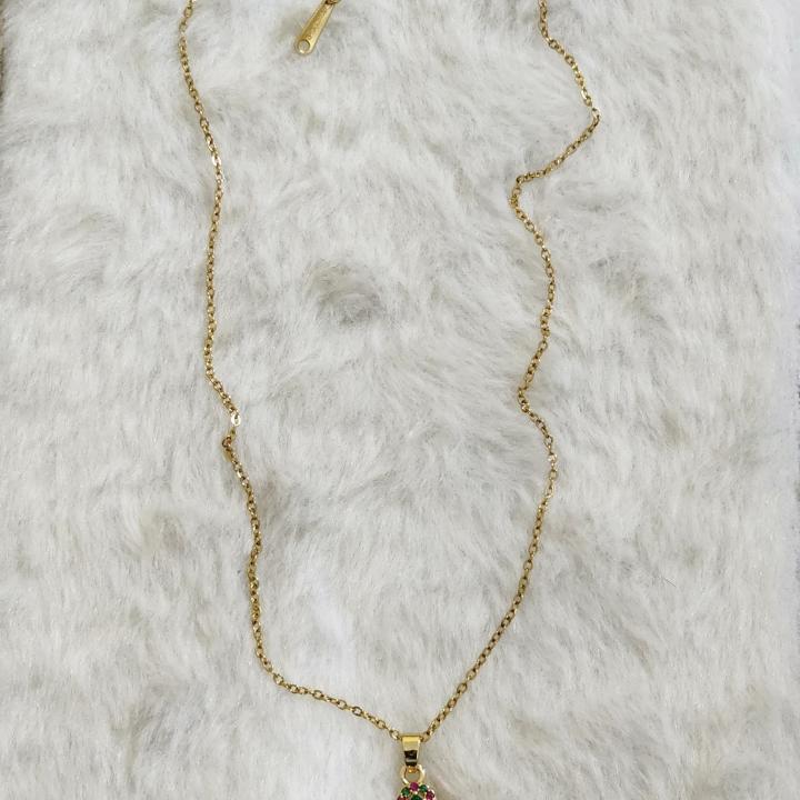 Emerald Aura Gourd Pendant Necklace