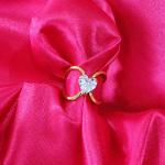 Elegant Gold Ring With Heart-Shaped Diamond