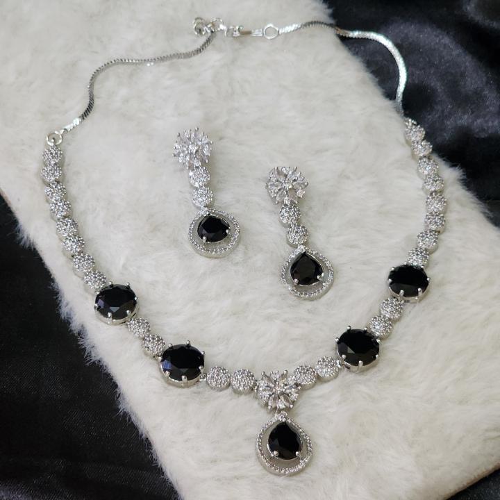 Noir Étoile American Diamond Necklace Set