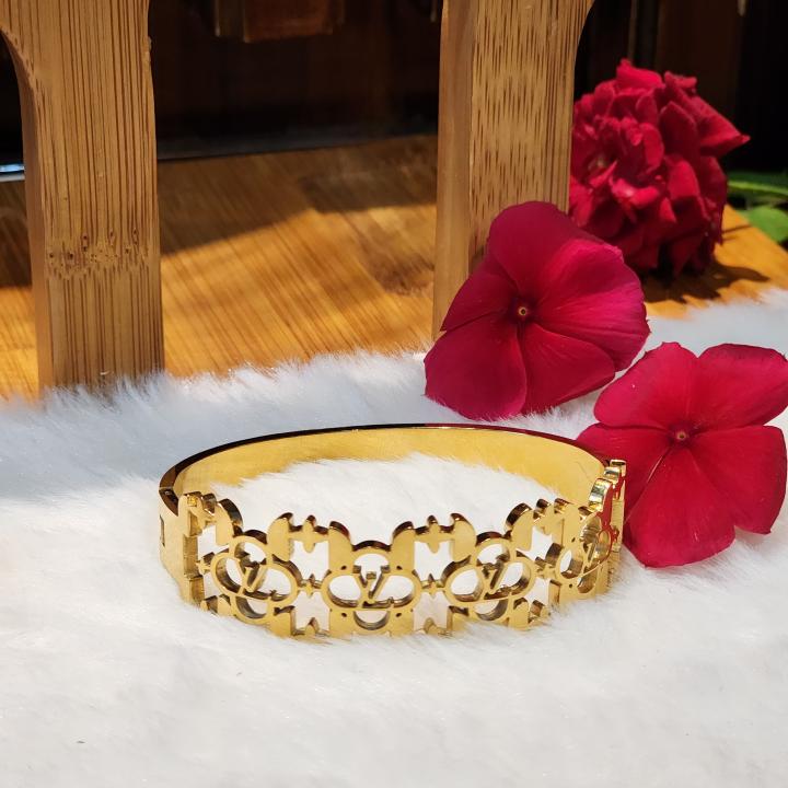 Golden Élan Designer Cuff